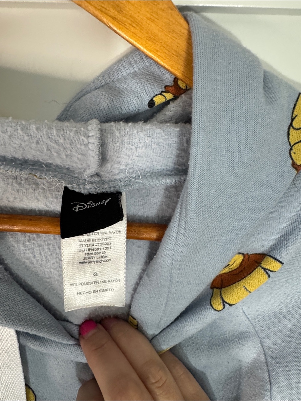 Disney Light Blue Winnie the Pooh All-Over Print Hooded Sweater Sz Large cropped - Picture 2 of 5